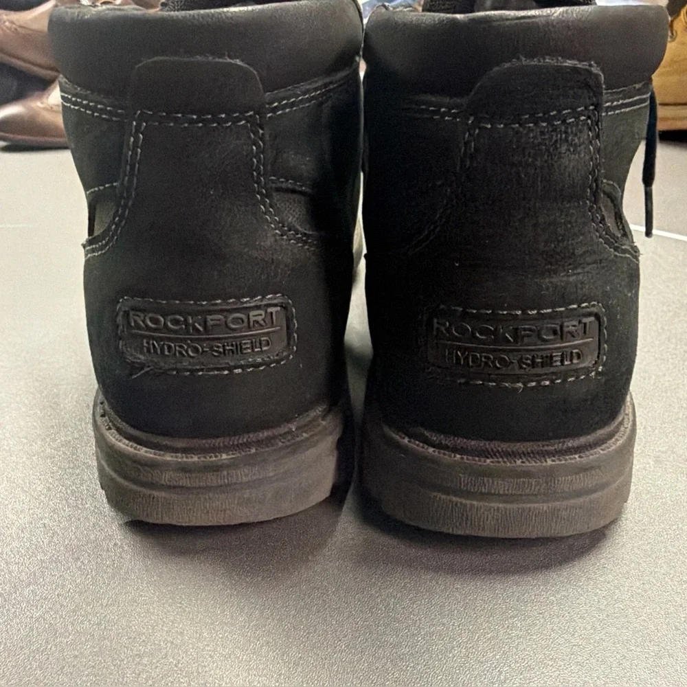 ROCKPORT TOUGH BUCKS‎ CHUKKA BLACK MENS SIZE 8 BOOTS WATER PROOF WORK SHOES